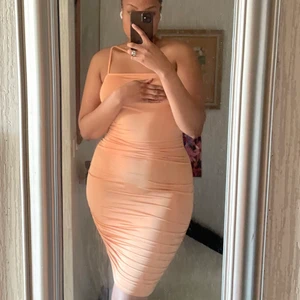 Orange dream  - Orange klänning från Nelly 🥰🥰🥰🥰 