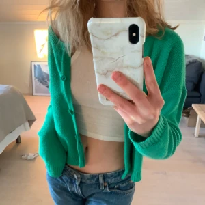 kofta  - mysig stickad kofta köpt på second hand 