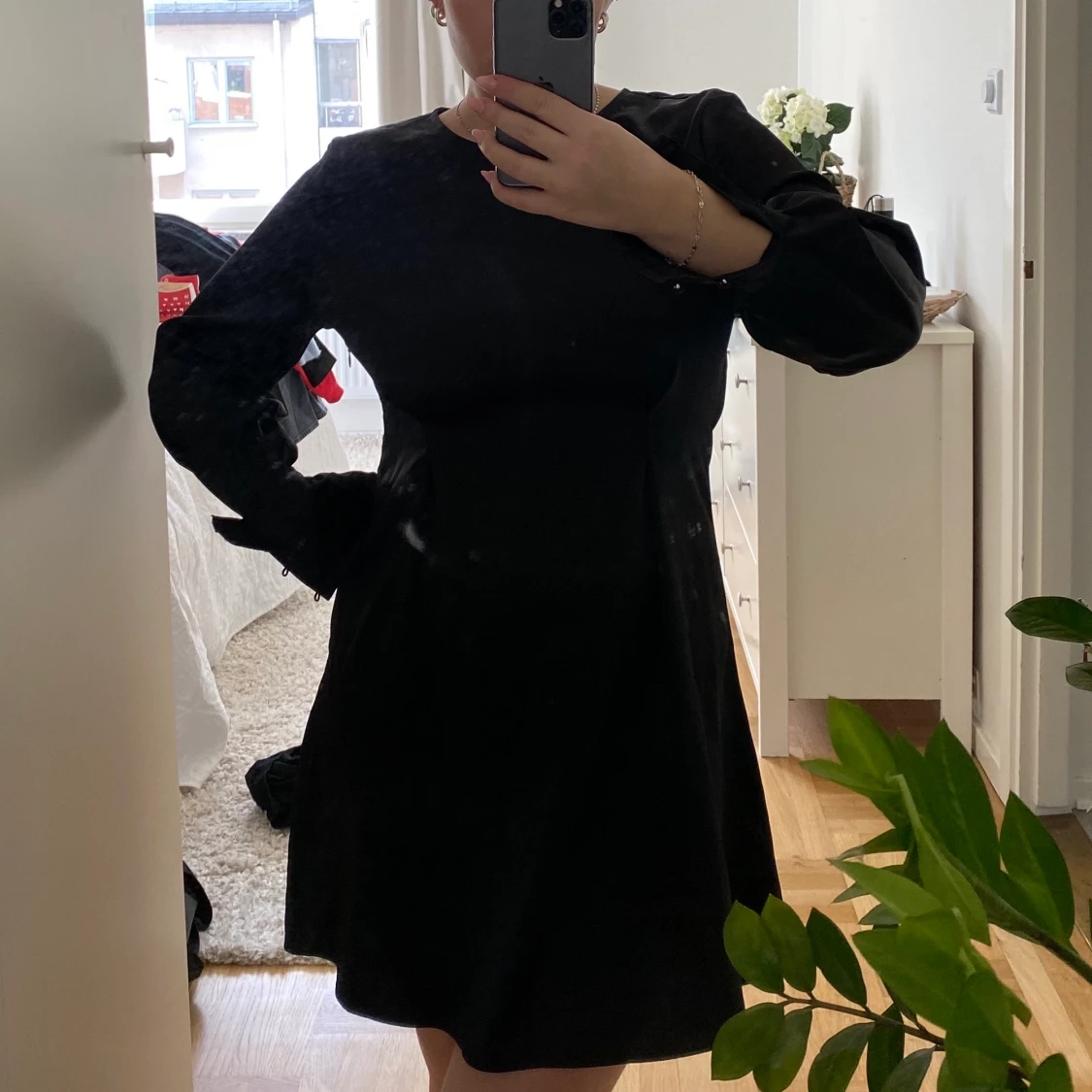 Glansig klänning - 91