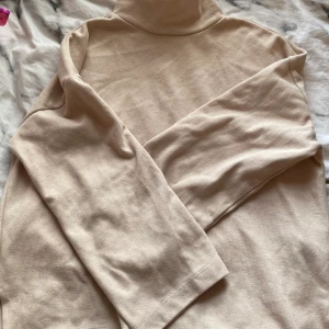 Gillar inte tröjor med krage - Måste ränsa min garderob