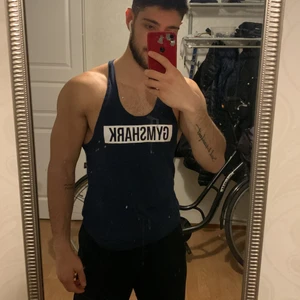 Gymshark block stringer strlk S - Knappt använd gymshark linne storlek S. Härlig passform.