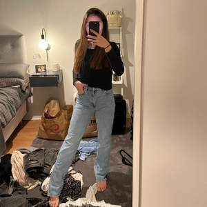 Skitnsygga högmidjade Zara jeans!!