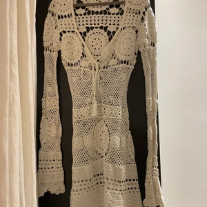 Rat and boa klänning  - Säljer min älskade rat and boa klänning som är slutsåld och super poppis, går inte att få tag på längre! Har svårt att släppa denna men då jag inte kan ha den längre så får den gå. perfekt utomlands! Storlek 34