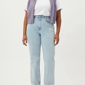Weekday jeans - Superfina ljusblåa jeans från Weekday i färgen Aqua blue i storlek 23/30. Aldrig använda då de redan var något för små när jag köpte dem. 🦋  