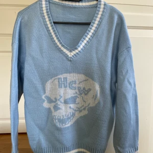 Från shein m - Super skön men har tyvärr inte fått någon användning av den då jag inte tyckte den passade mig