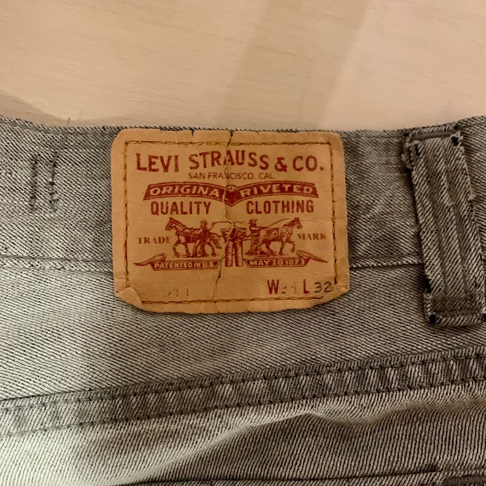 Såå fina Levisjeans! St W31 L32. Säljer då dom tyvärr blivit för små för mig (är 179cm)🤗. Jeans & Byxor.
