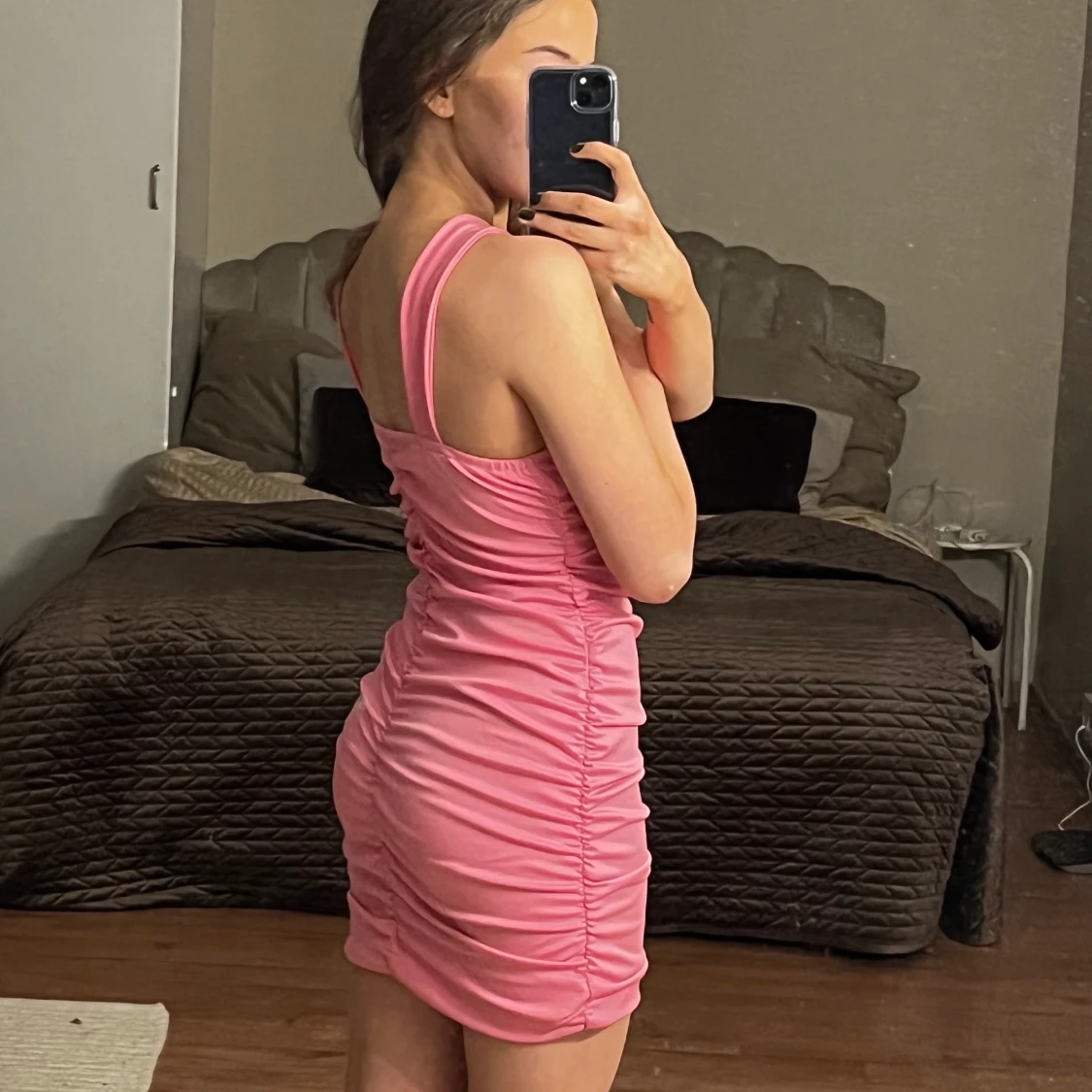 Rosa scrunchklännlng - 90