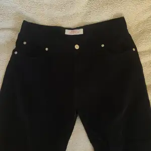 Superfina ribbade jeans från miss extra. Står ingen storlek men passar en S-M. Möts upp i Stockholm och fraktar ✨