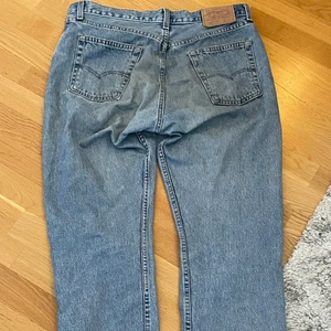 Levis 510 34W 34L - Säljer mina Levis 510 34W 34L pga att de har blivit både för små och för korta för mig, är 202cm lång och de är ungefär 5cm för korta för mig.