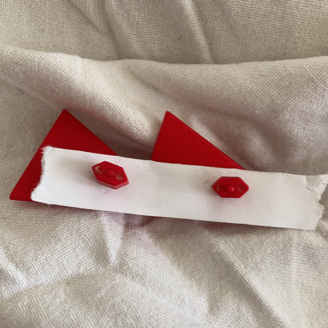 Röda örhängen!! - 90