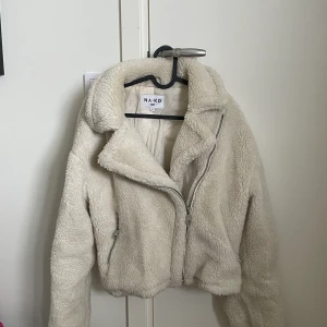 Teddy jacka - Teddy jacka från nakd i storlek 36