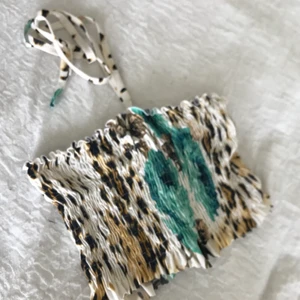 tubetopp - Supersnygg tube topp med knyte😆💗