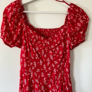 & Other Stories klänning  - Superfin klänning från & Other Stories i stl 36