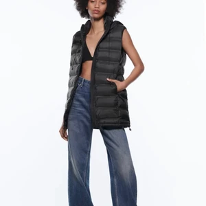 Väst  - Väst från zara storlek xs, ej använd. Frakt tillkommer 