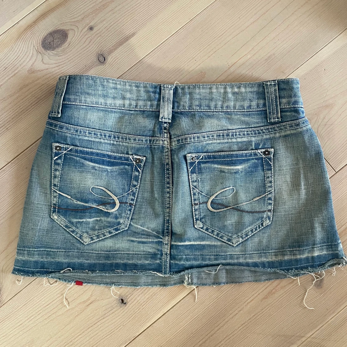 Lågmidjad jeanskjol - 90