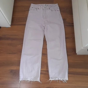 Lager 157 Jens  - Jag köpte dom jära jeansen i somras använt 2 gånger kostar 150 + frakt som DU som ska köpa betalar!❤ jag tar swich kontakta för fler bilder 