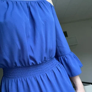 Divided, klänning, str 34 - Ett år gammal, bra skick, nästan aldrig använd 