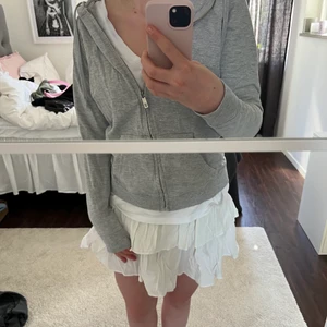 Tröja och kjol - Jättefin tröja från lager 157 tillsammans med en kjol jsg köpt på shein passar super bra ihop 😊😌 köpt båda plaggen tillsammans för 80 kr eller var och en för 30 