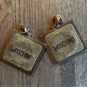 Moschino öronhänge  - Moschino X H&M öronhänge .