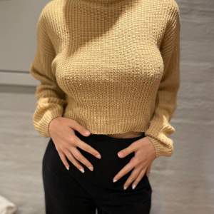 Fin Beige stickad tröja från H&M i storlek XS💕