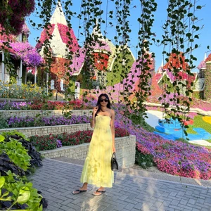 Gul klänning  - gul långklänning från zara köpt förra sommaren använd 1 gång💖