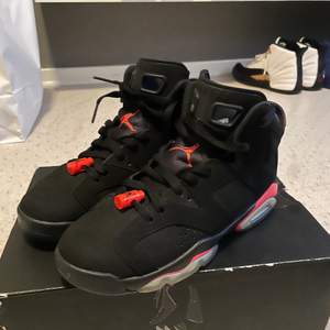 Air Jordan 6 infrared köpta på sneakershyllan.se. Använda med i gott skick 