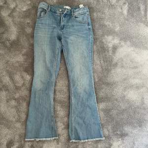 Superfina mid waist flare jeans från Zara kids💫