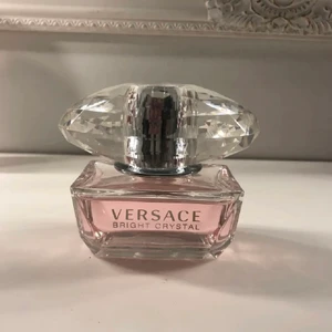 Parfym - Versace parfym, endast testad så alltså nästan oanvänd.💓 nypris 700kr