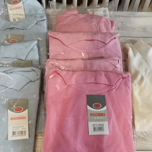 T shirts - Italienska t-shirts.  Nya åtgärder från 142 till 158 för information Kontakta mig