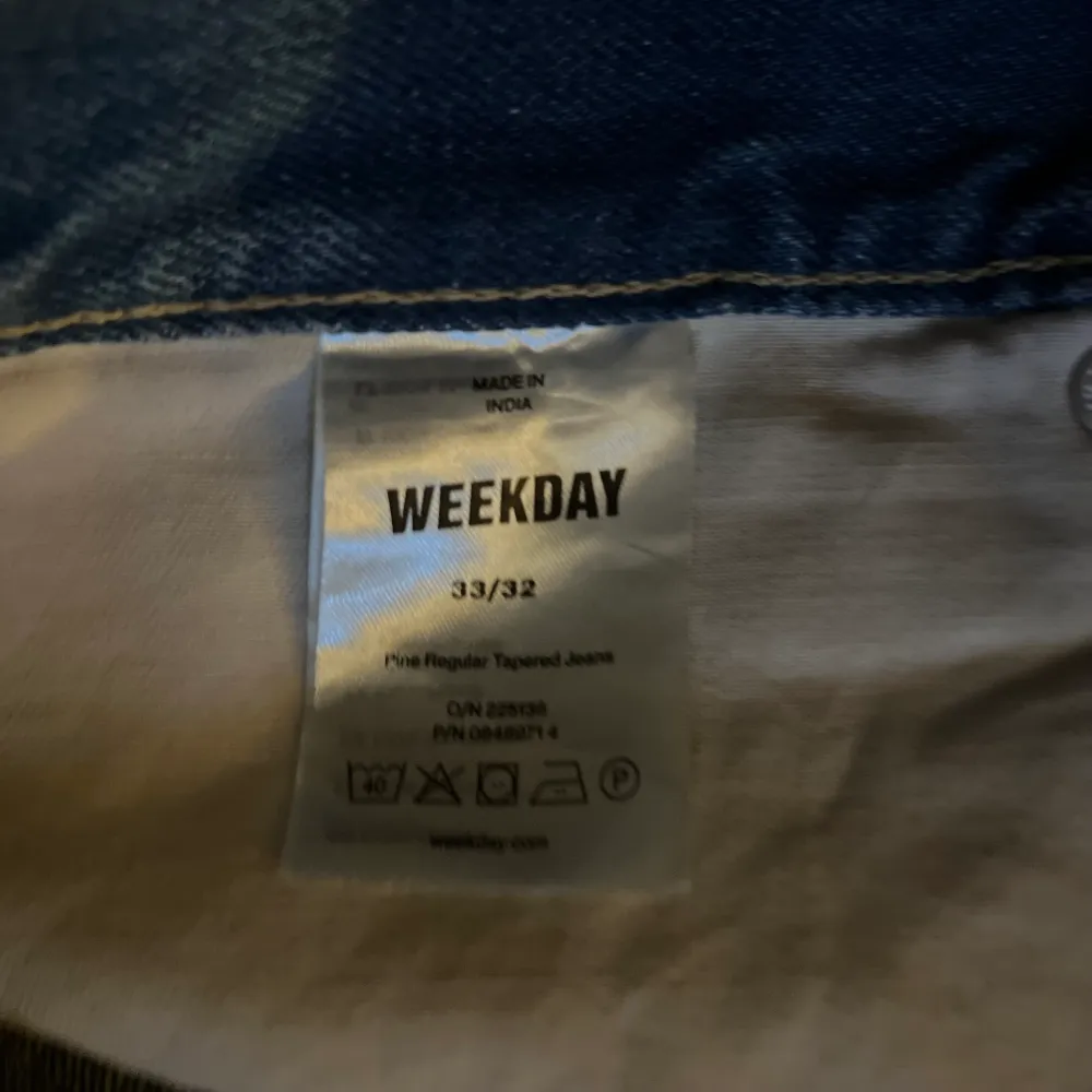 Blåa jeans från Weekday Storlek 33/32 Endast testade!. Jeans & Byxor.