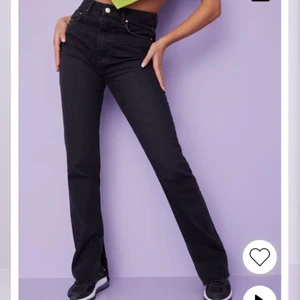 Jeans - #jeans helt nya jeans som var för långa för mig så jag klippte dom så dom passar mig som är 167cm lång🌸 men säljer vidare dom då jag redan har liknande💕, helt nya som sagt💕