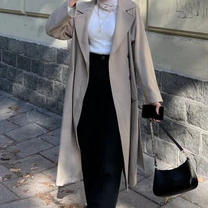 trenchcoat - En jätte fin lång trenchcoat. Passar till höst och vår. 