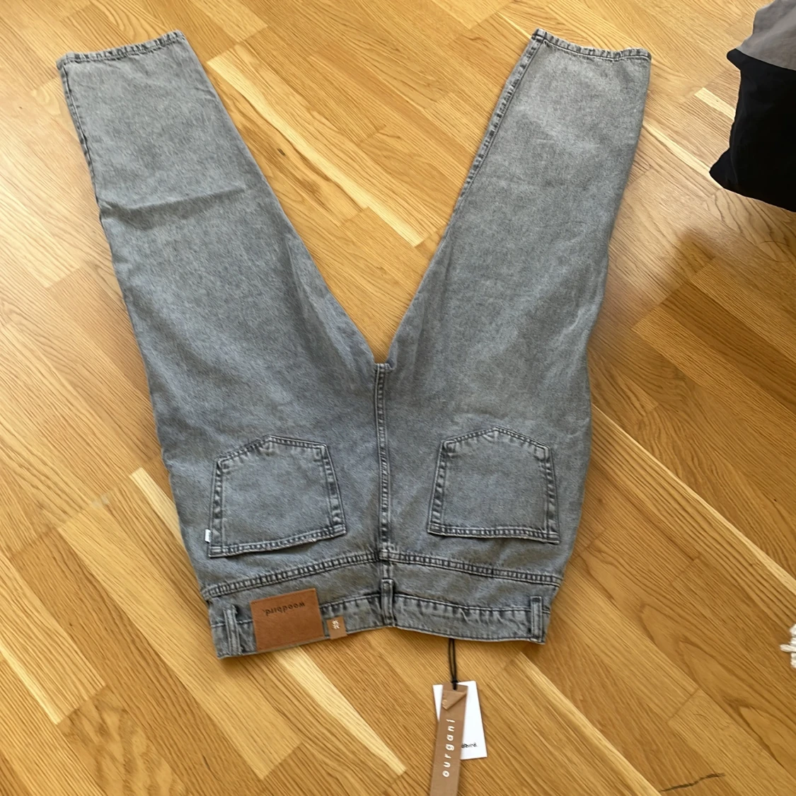 Säljer mina grå jeans  - 90