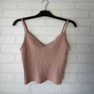 Rosa linne  - Säljer detta fina rosa linnet då jag inte har nån användning för det 