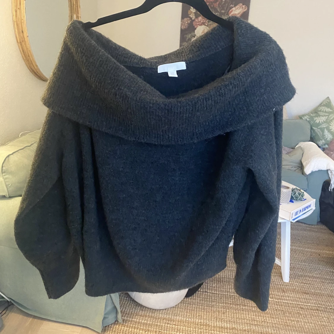 Stickad off shoulder tröja