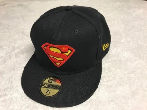 Superman Broderi kepsar  - Vuxen stlk  99kr/st  Frakt 49kr  