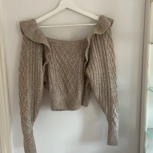 Stickad tröja  - Såååå söt stickad tröja från hm