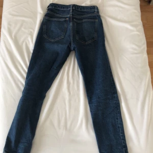 Zara jeans  - Säljer min snygga jeans från Zara väldigt bekväma. Köparen står för frakten💕