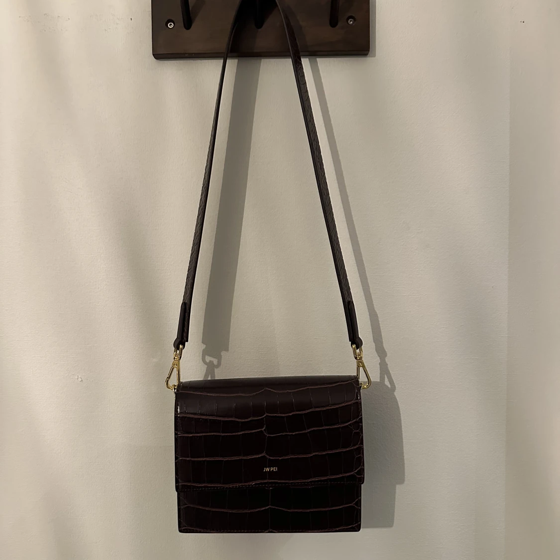 JW pei mini flap crossbody väska brown croc - 91