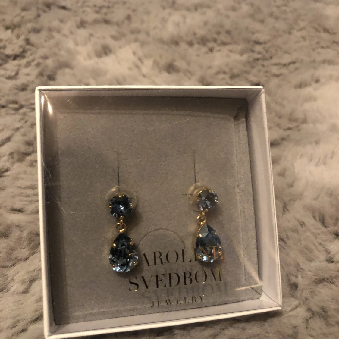Caroline Svedbom Mini drop earring blue  - 91