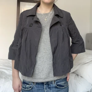 Trekvartsärmad jacka! - Så fin trekvartsärmad jacka! Supernajs till våren 