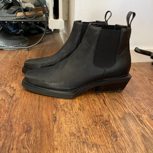 Höstskor - Jättefina höstskor i storlek 39. Använda 1 gång och är därför i nyskick. 