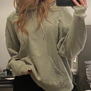 Hoodie - Skriv vid frågor🫶🏻