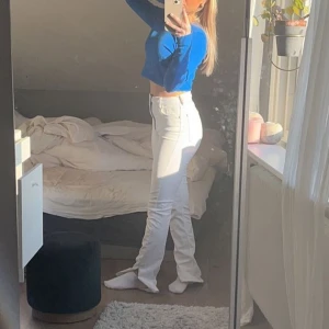 Zara slits jeans - Fina vita slits jeans från Zara
