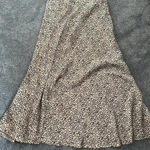 Leopard kjol  - Minns inte var kjolen är köpt, men den är aldrig använd. Storlek S 