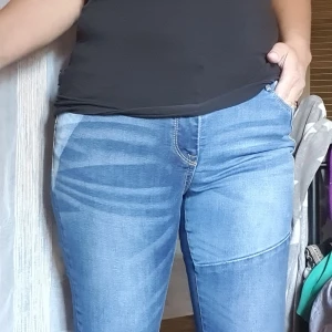 Jeans, ursprungligen från Redoute. - Tajta jeans i storlek 38.