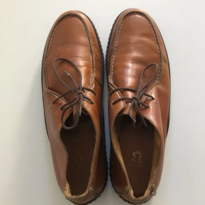 POLO BEKVÄMA HÖST SKOR - POLO MYCKET BEKVÄMA HÖST/VÅR SKOR BEGAGNAT FINT SKICK SE BILDER  KAN PROVAS, HÄMTAS I SÖDRA STOCKHOLM SWISH BETAL  KAN ÄVEN SKICKAS KÖPARE BETALAR FRAKTEN ENLIGT ÖK 