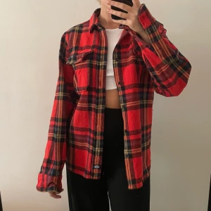 Dickies flanellskjorta  - Redig flanellskjorta från Dickies, Strl s. Sällan använd!