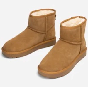 Uggs  - Bruna fake uggs från skopunkten i storlek 37!!  (varsamt använda)
