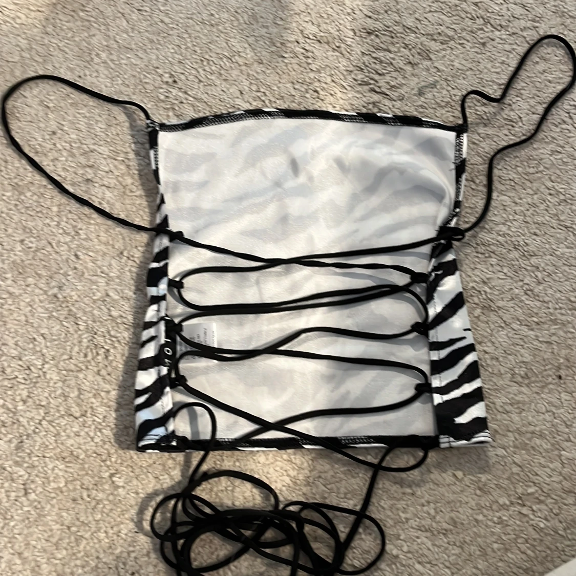 Topp med öppen rygg - 90